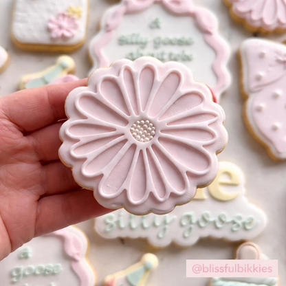 Daisy Cookie Stamp & Cutter