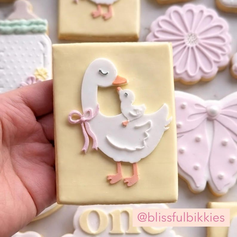 Mumma Goose Stamp & Cutter