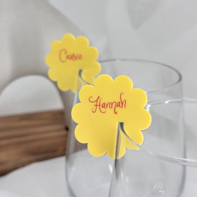 Scalloped Flower Shaped Drink Tag